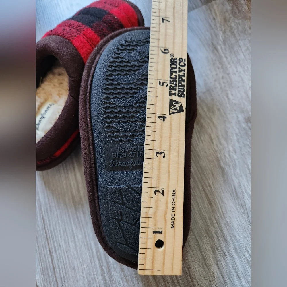 Dearfoam Kids Red & Black Plaid Slippers, Size 9-10